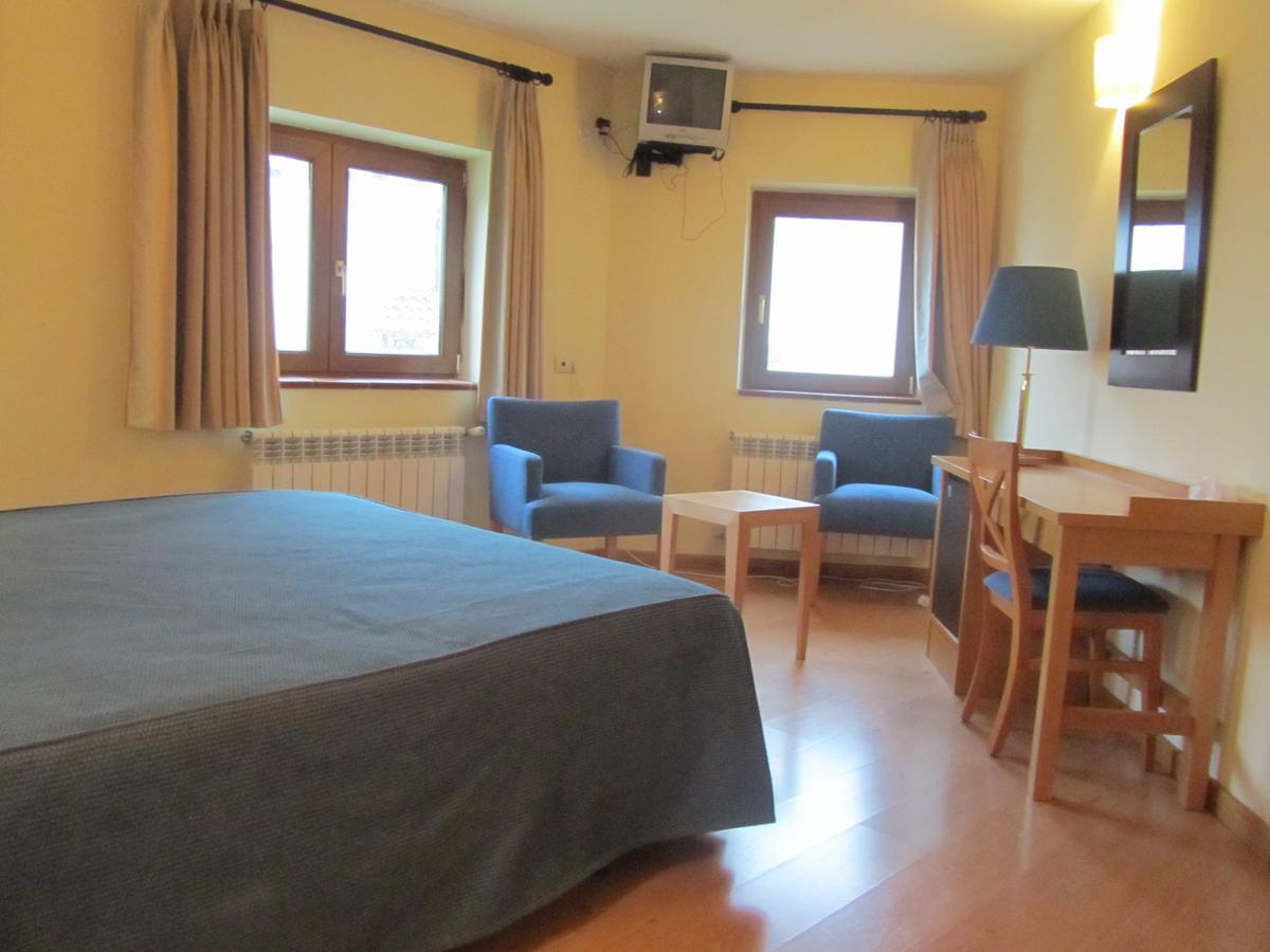 Hotel Galayos Hoyos del Espino Eksteriør billede