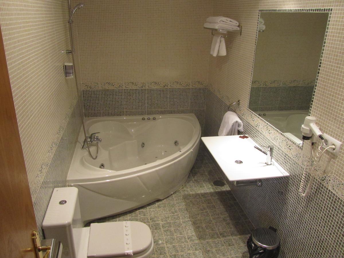 Hotel Galayos Hoyos del Espino Eksteriør billede