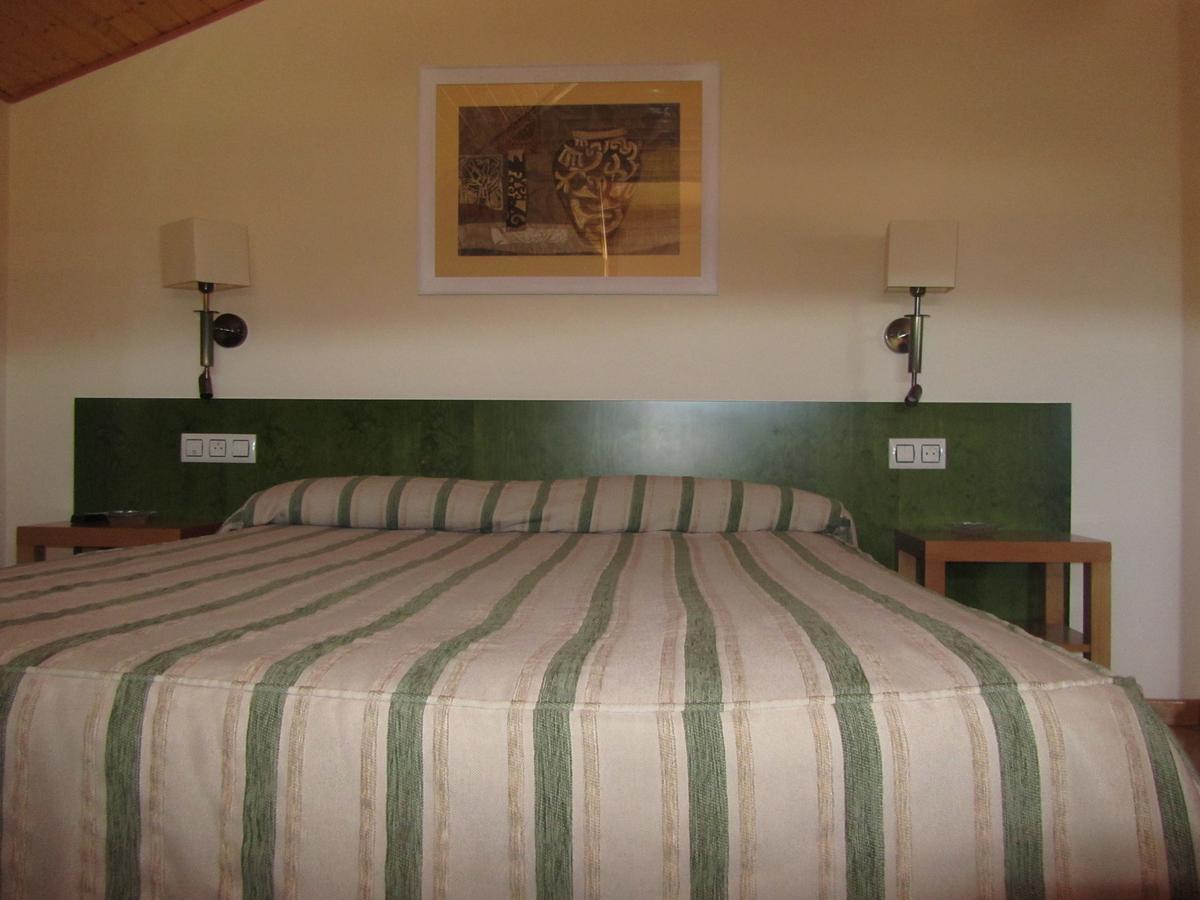 Hotel Galayos Hoyos del Espino Eksteriør billede