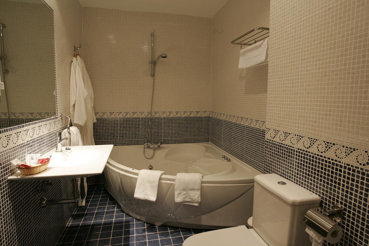 Hotel Galayos Hoyos del Espino Eksteriør billede