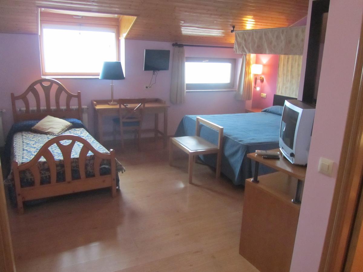 Hotel Galayos Hoyos del Espino Eksteriør billede