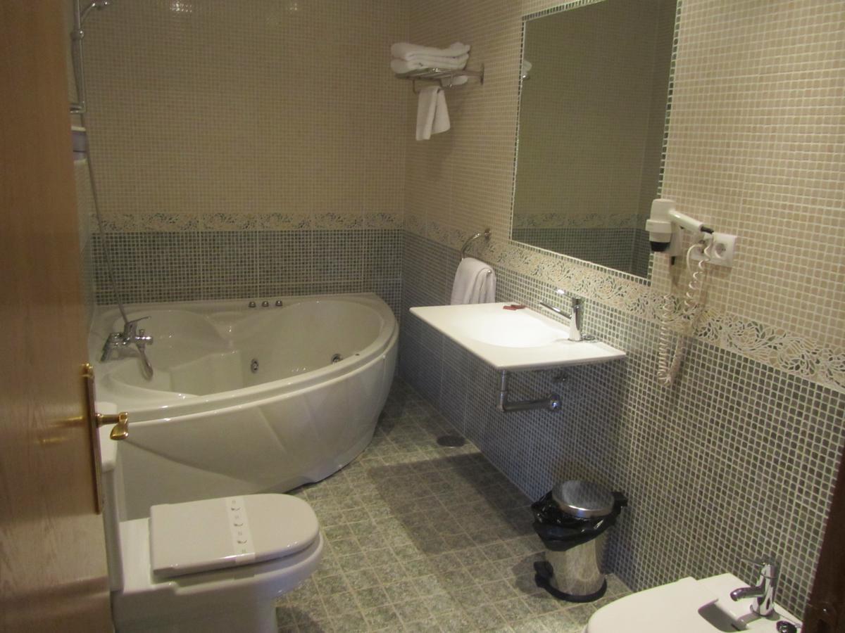Hotel Galayos Hoyos del Espino Eksteriør billede